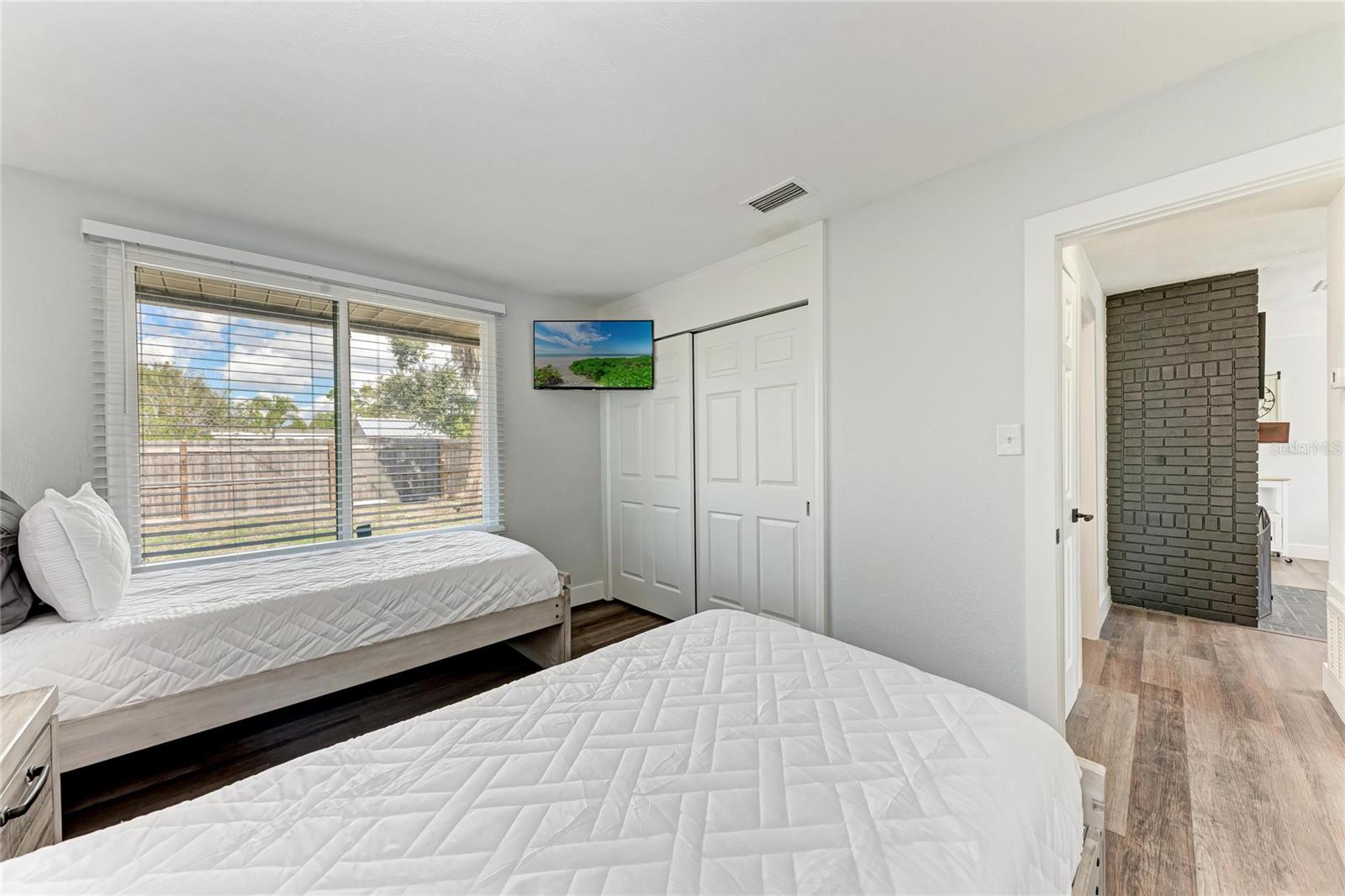 Image 14 of 17 For 339 Suwanee Avenue