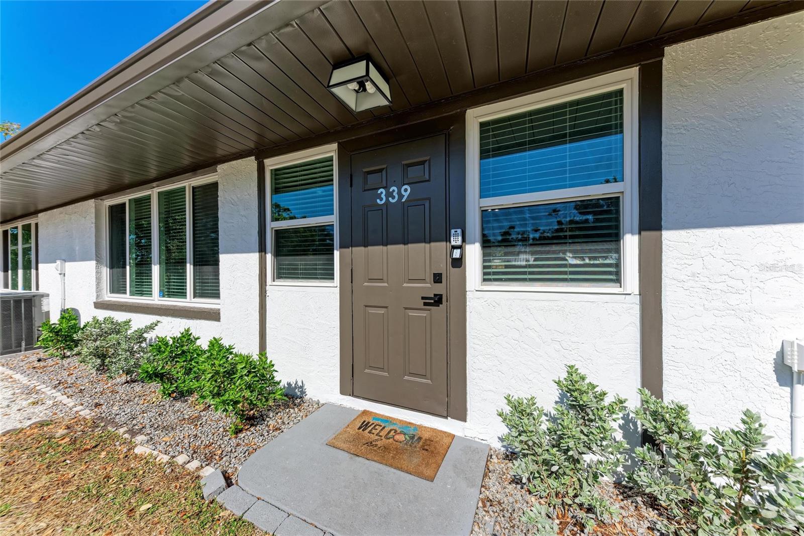 Image 2 of 17 For 339 Suwanee Avenue