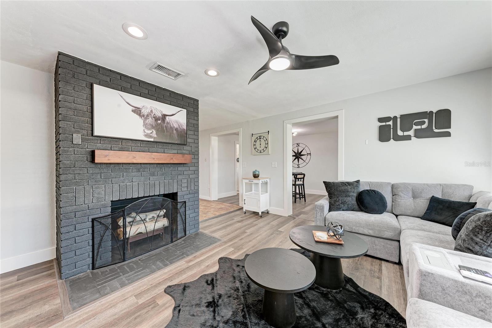 Image 5 of 17 For 339 Suwanee Avenue