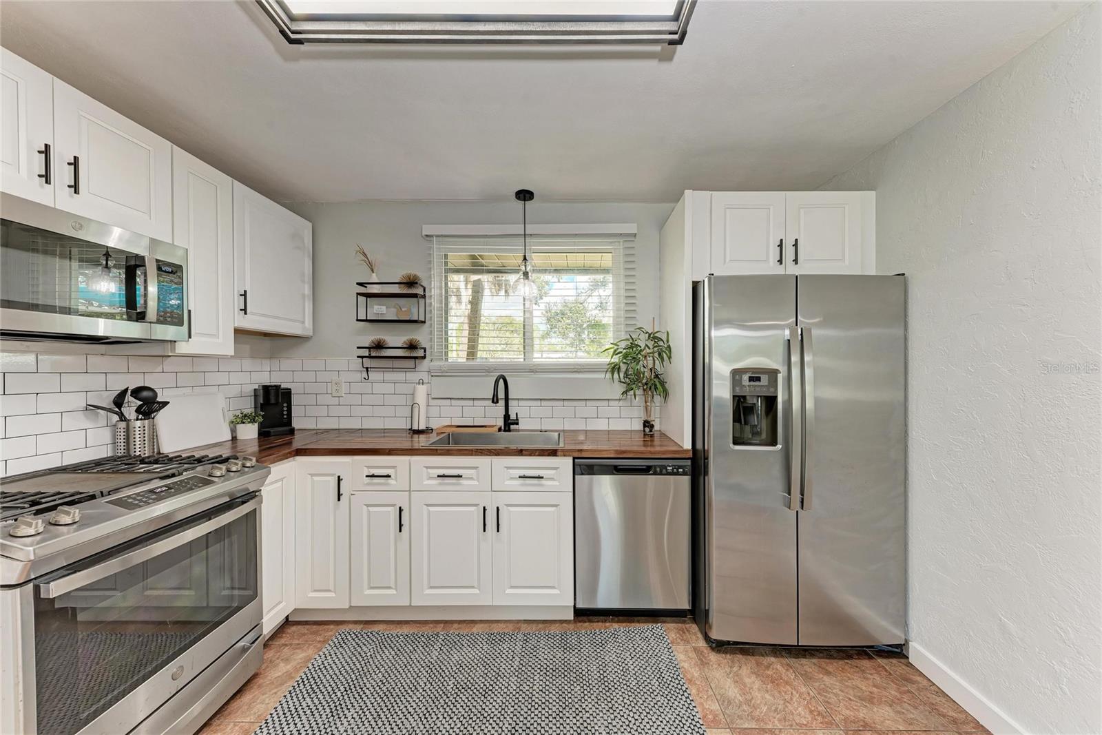 Image 7 of 17 For 339 Suwanee Avenue