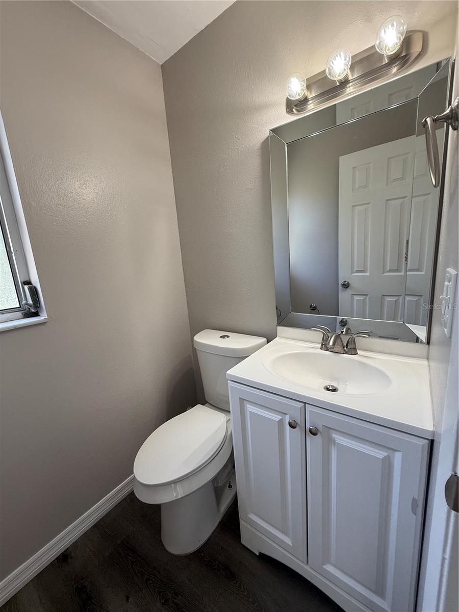 Image 11 of 13 For 518 Briarwood Road