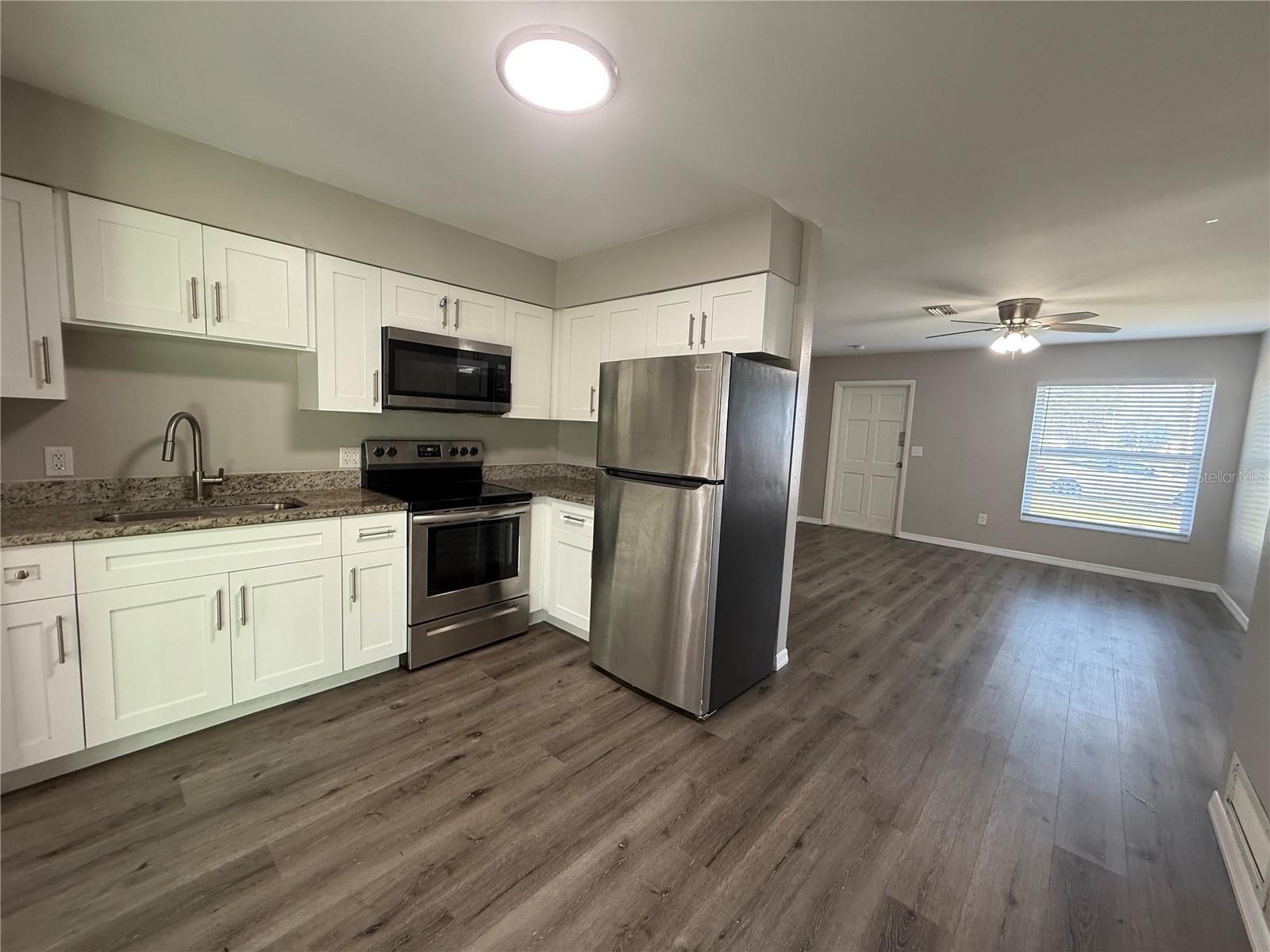 Image 4 of 13 For 518 Briarwood Road