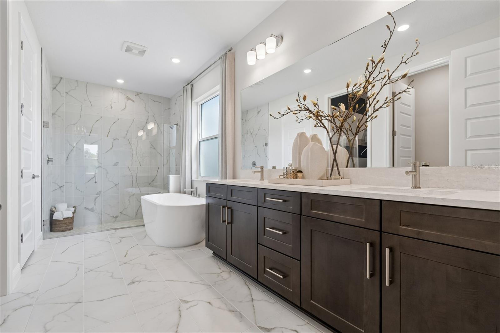 Image 18 of 59 For 9670 Crystal Isles Circle