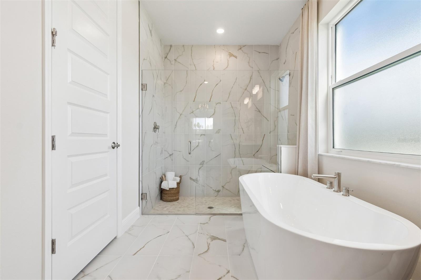 Image 20 of 59 For 9670 Crystal Isles Circle