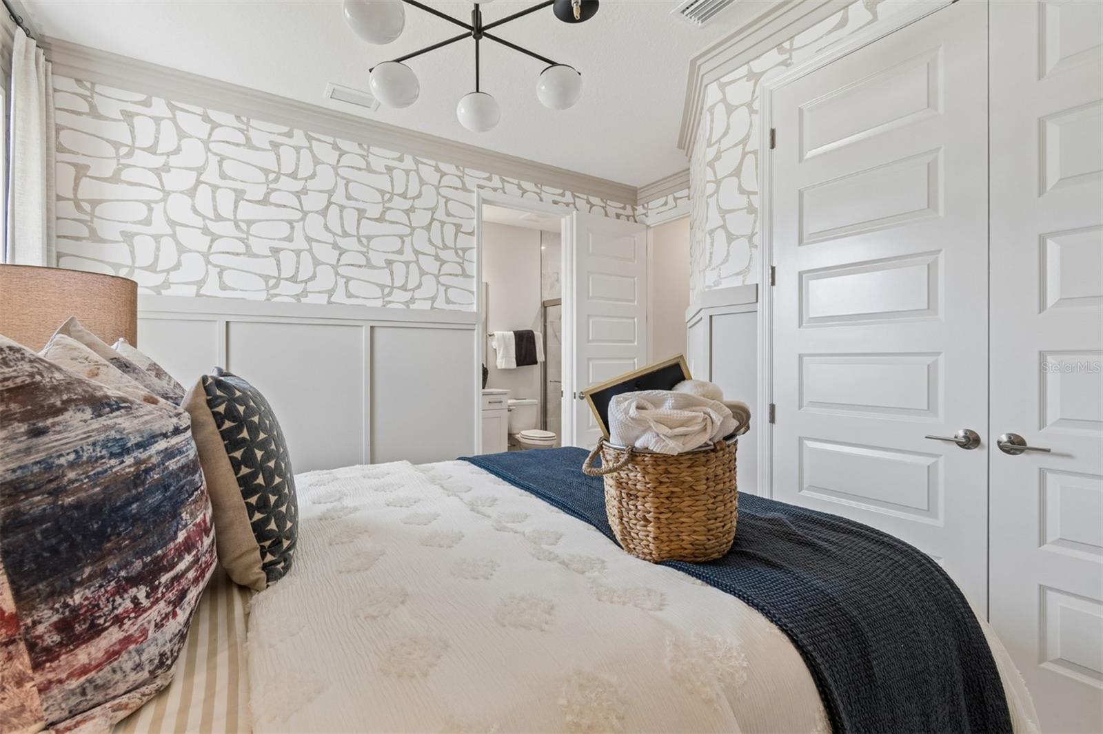 Image 23 of 59 For 9670 Crystal Isles Circle