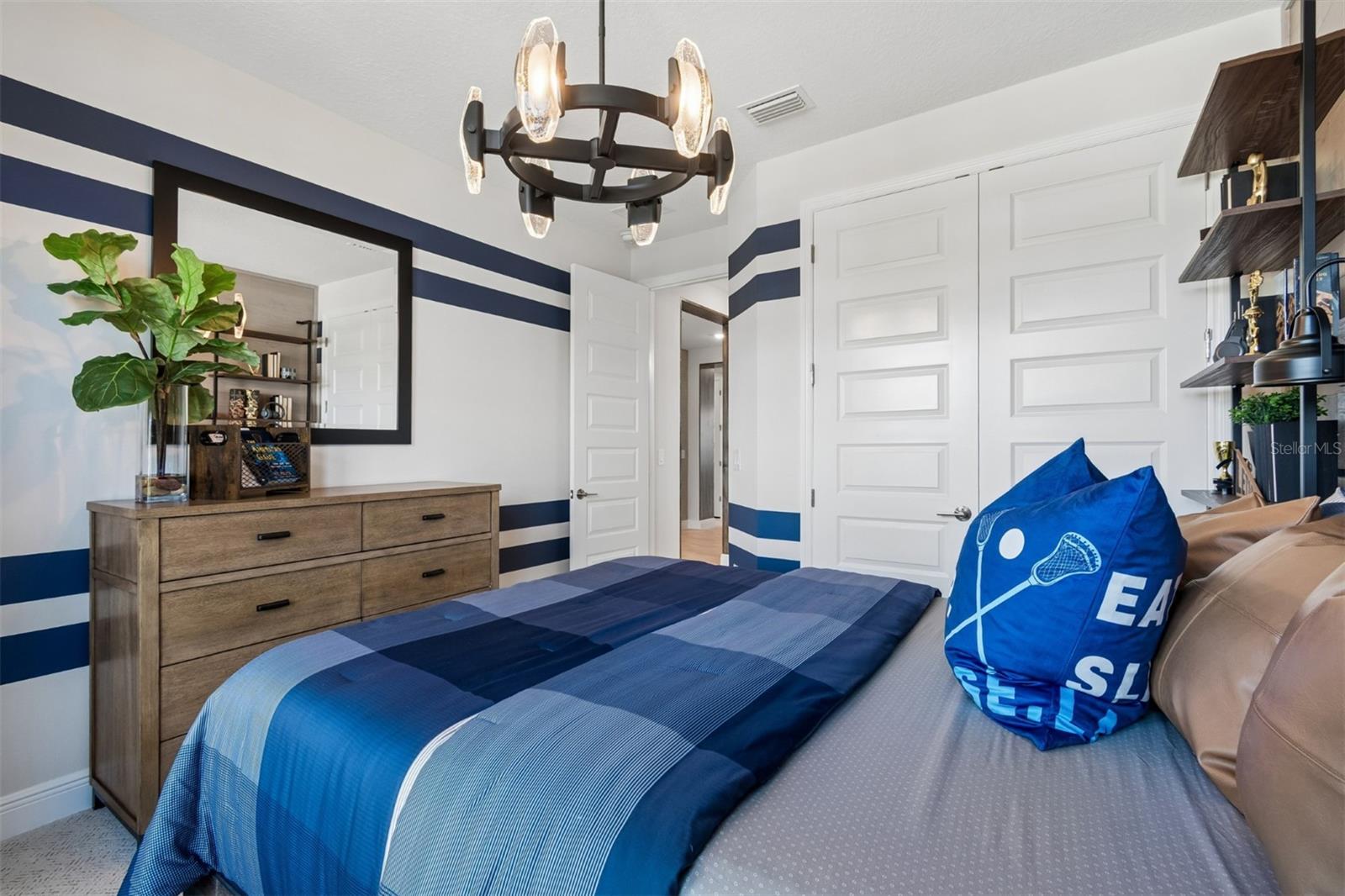 Image 29 of 59 For 9670 Crystal Isles Circle