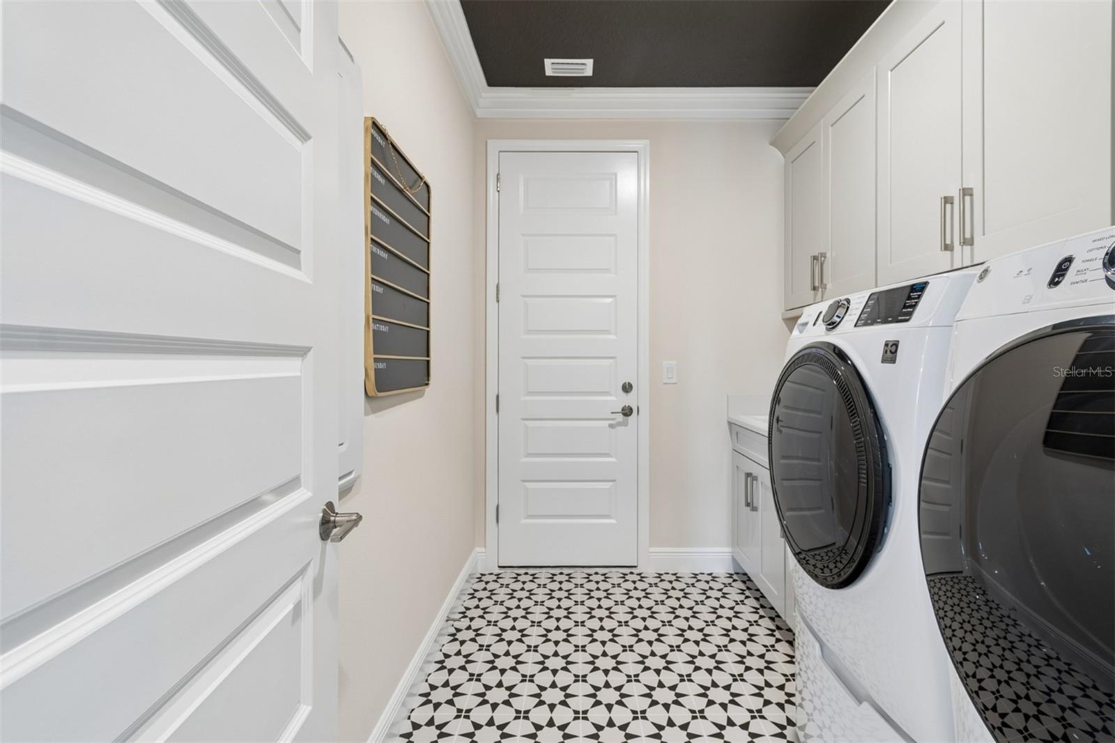 Image 42 of 59 For 9670 Crystal Isles Circle