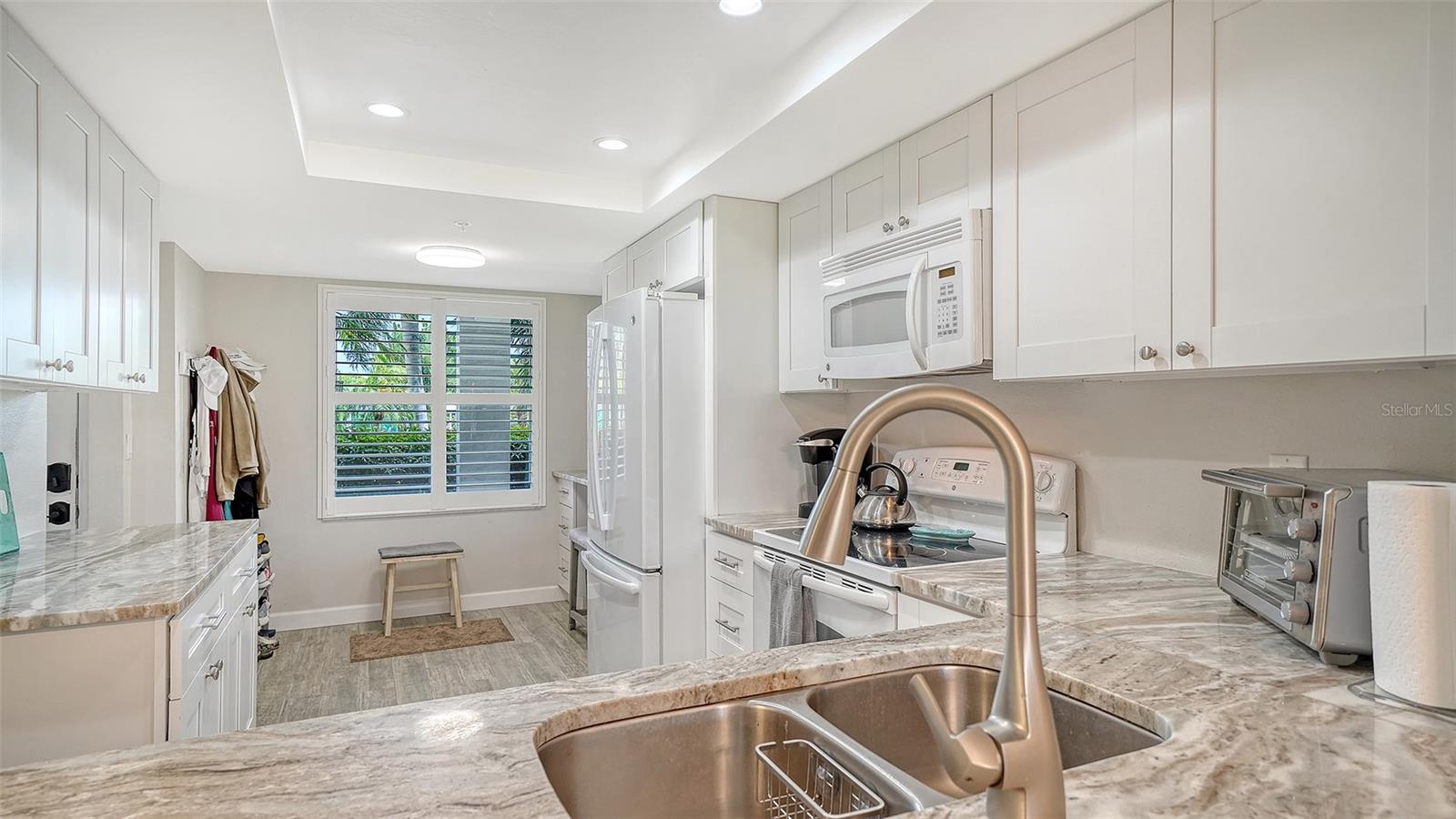 Image 11 of 49 For 9320 Clubside Circle 2106