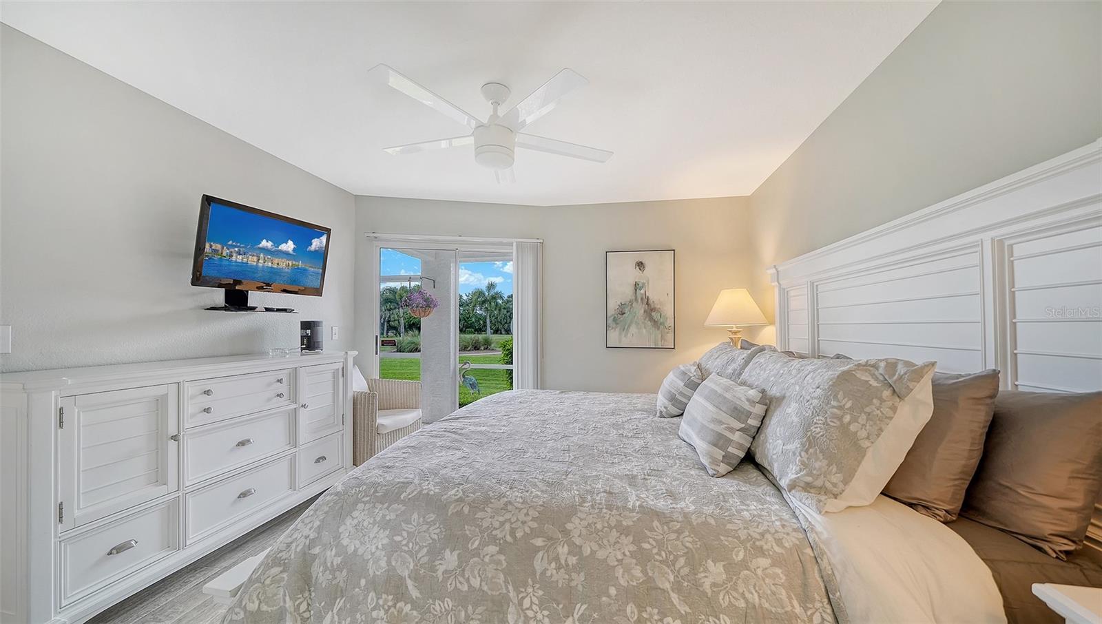 Image 17 of 49 For 9320 Clubside Circle 2106