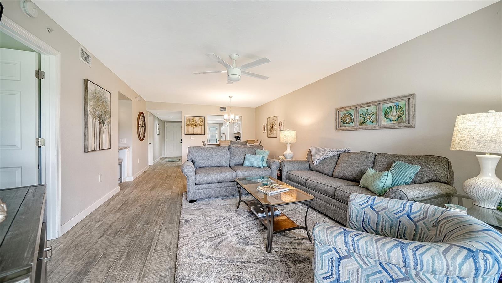 Image 8 of 49 For 9320 Clubside Circle 2106