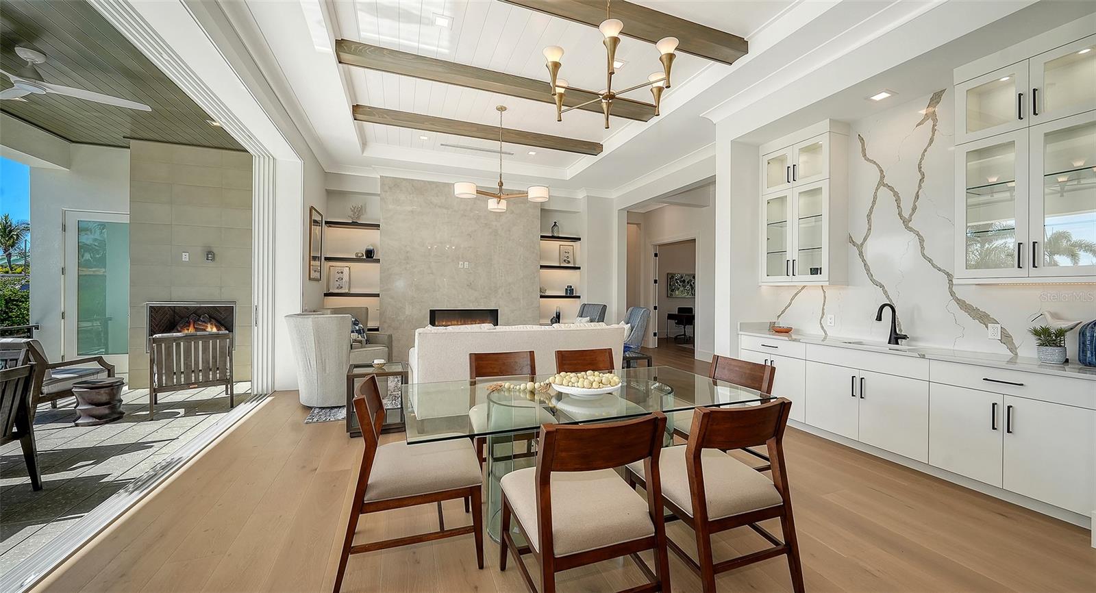 Image 14 of 92 For 558 Venice Lane