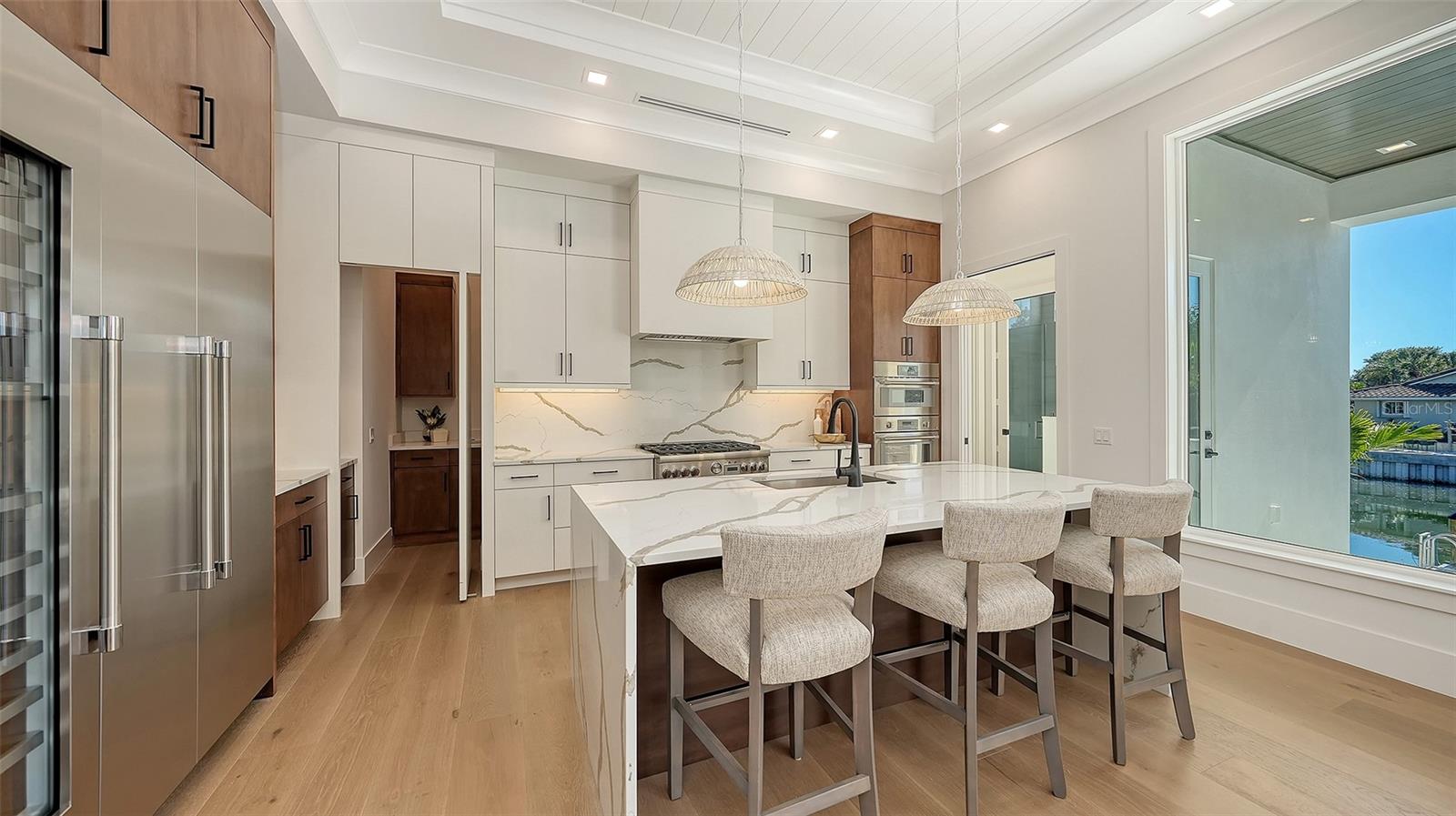 Image 16 of 92 For 558 Venice Lane