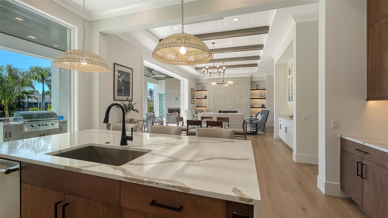 Image 18 of 92 For 558 Venice Lane