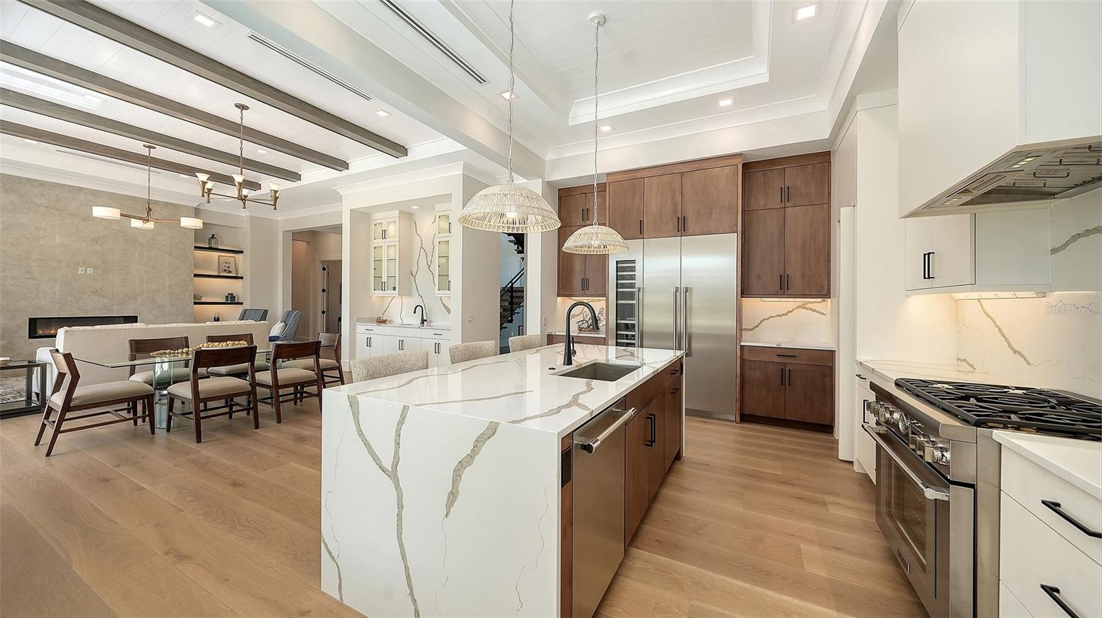 Image 20 of 92 For 558 Venice Lane