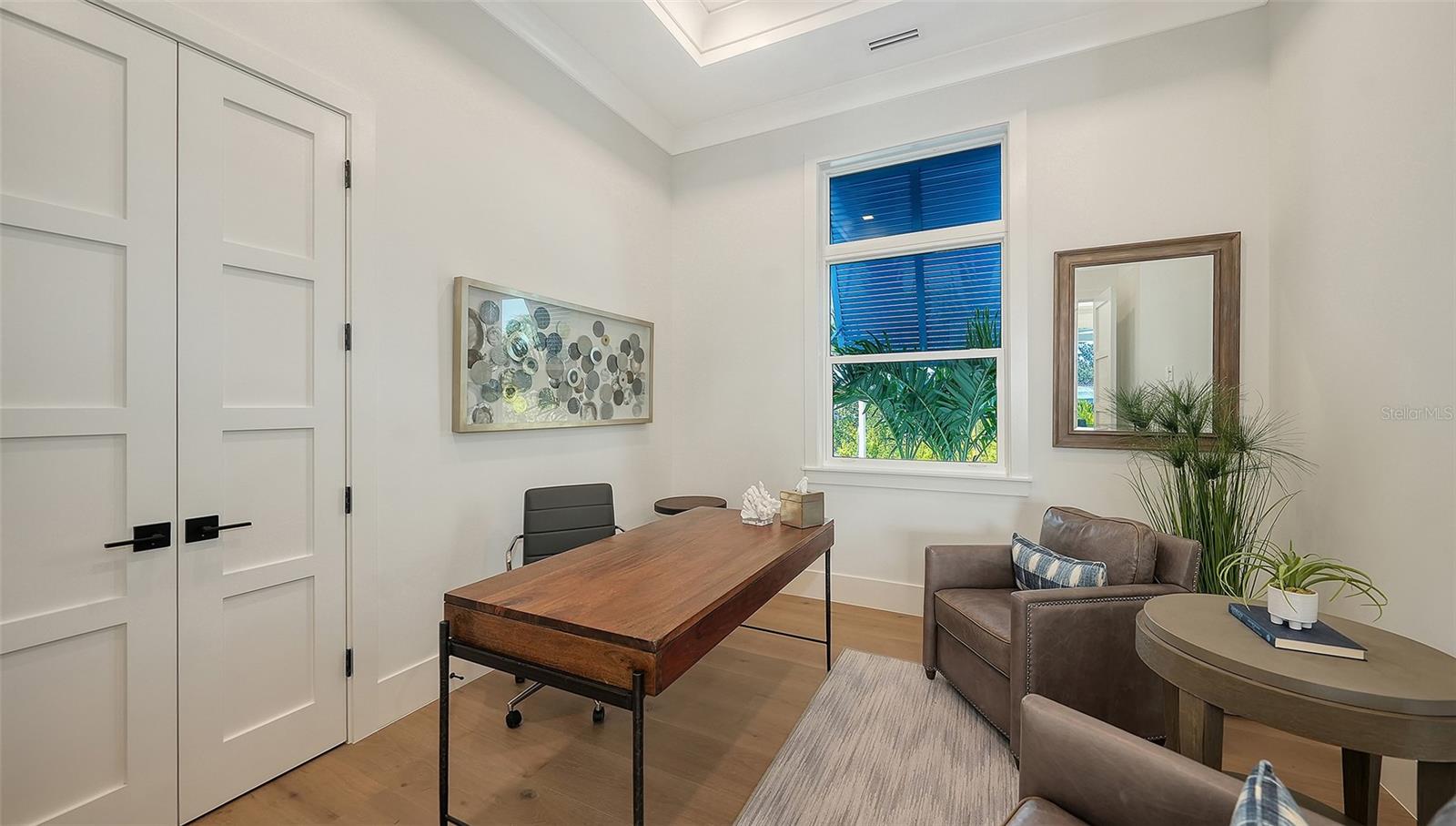 Image 24 of 92 For 558 Venice Lane