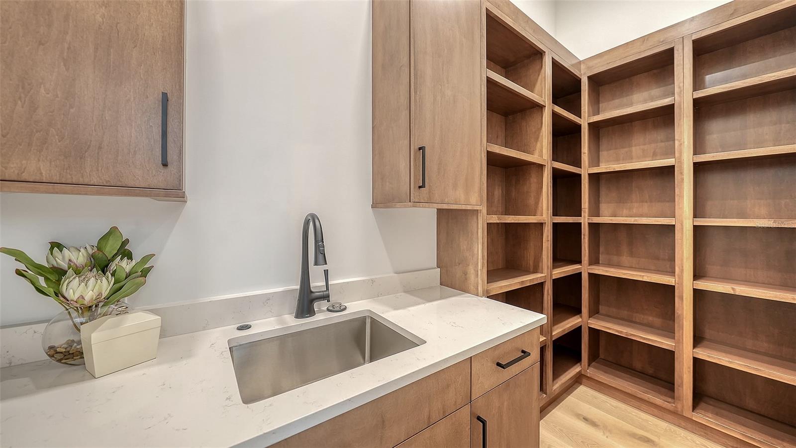 Image 35 of 92 For 558 Venice Lane