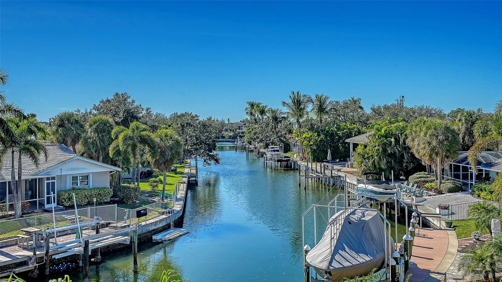 Image 47 of 92 For 558 Venice Lane