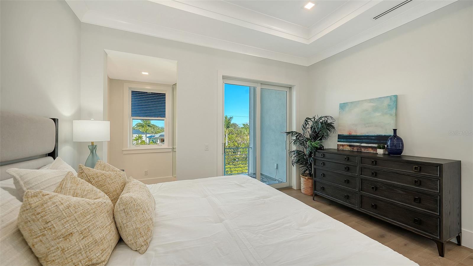 Image 51 of 92 For 558 Venice Lane