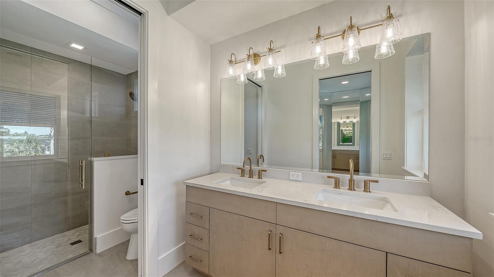 Image 52 of 92 For 558 Venice Lane