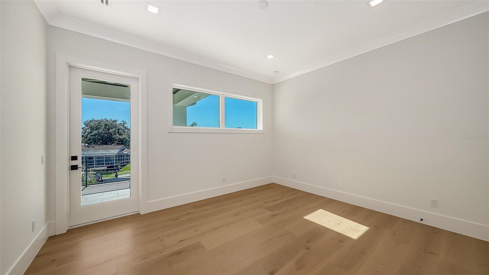 Image 54 of 92 For 558 Venice Lane