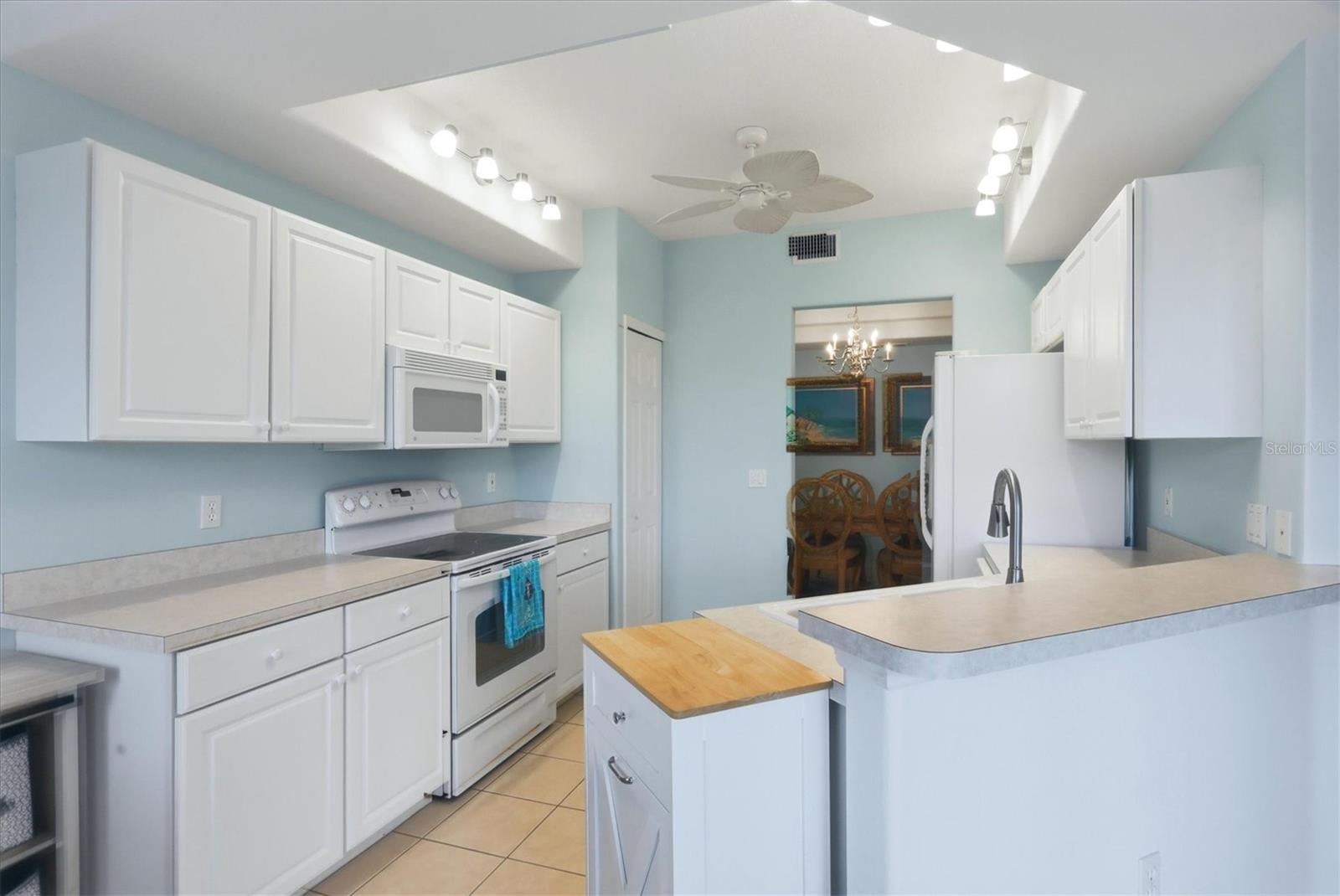 Image 18 of 93 For 4478 Streamside Court 1506