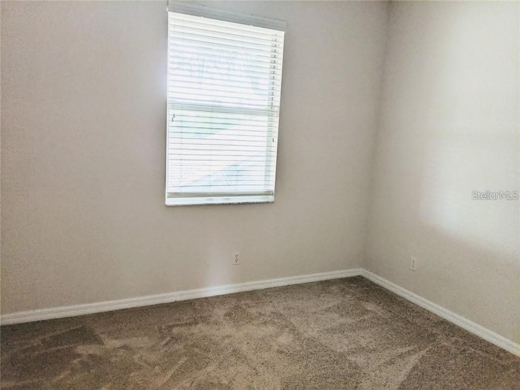 Image 21 of 27 For 803 Fairwaycove Lane 204