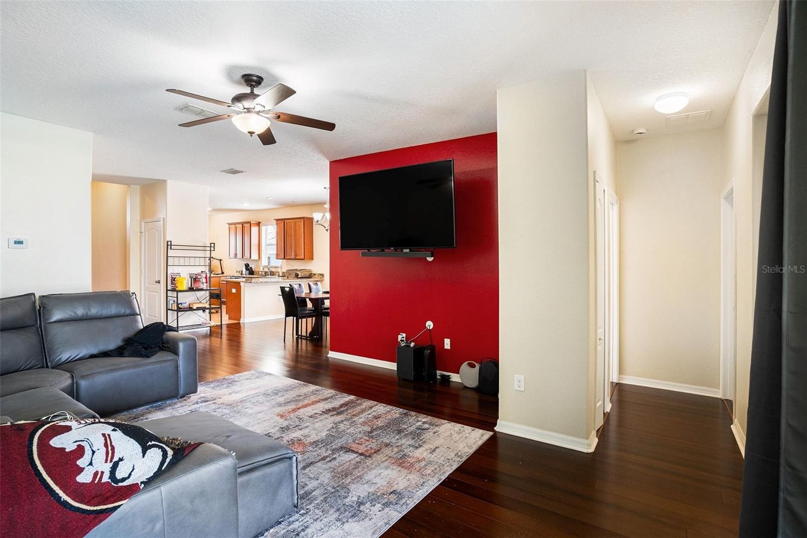 Image 6 of 25 For 914 Peregrine Hill Place