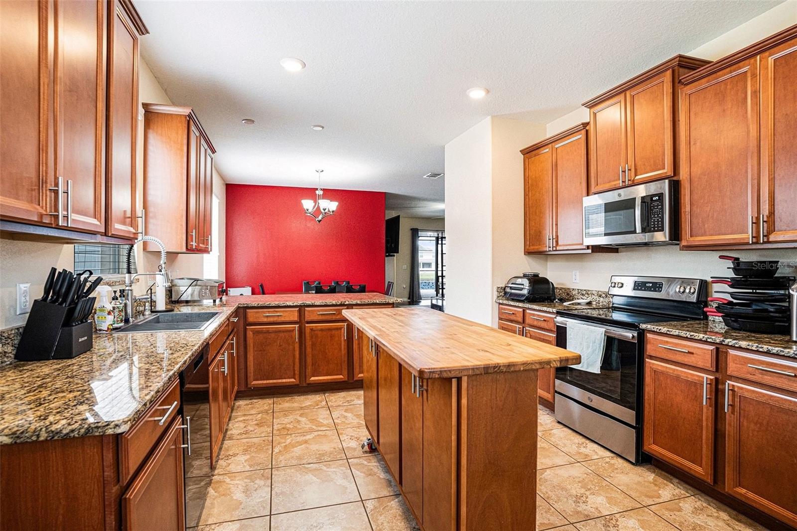 Image 8 of 25 For 914 Peregrine Hill Place