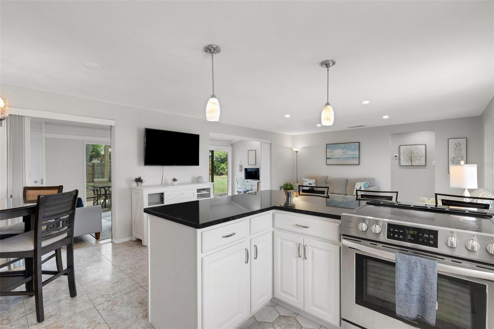 Image 10 of 28 For 3174 Regatta Circle