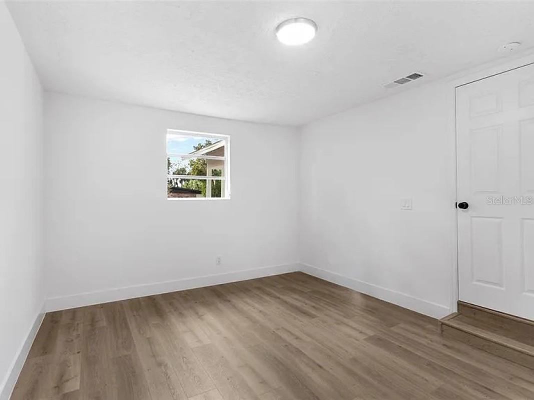 Image 16 of 26 For 4251 Tangerine Avenue