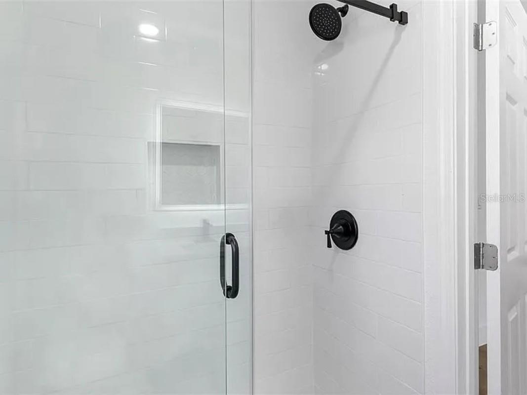 Image 20 of 26 For 4251 Tangerine Avenue