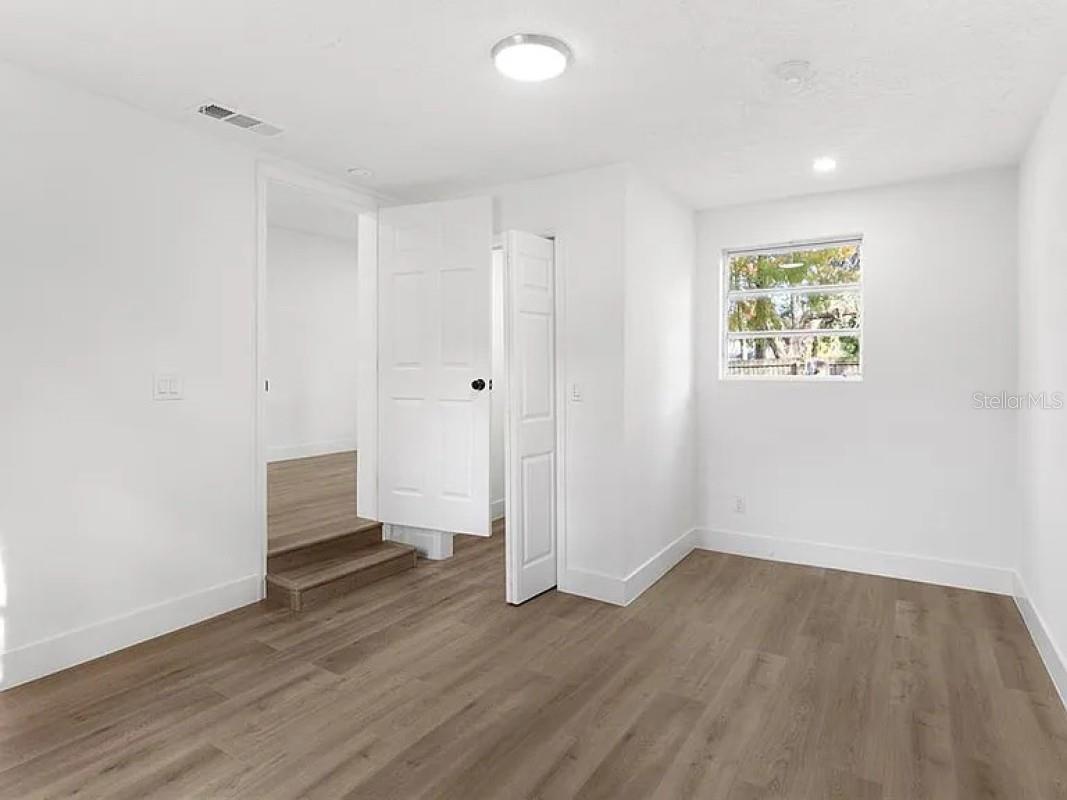 Image 21 of 26 For 4251 Tangerine Avenue