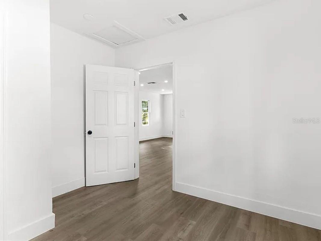 Image 24 of 26 For 4251 Tangerine Avenue