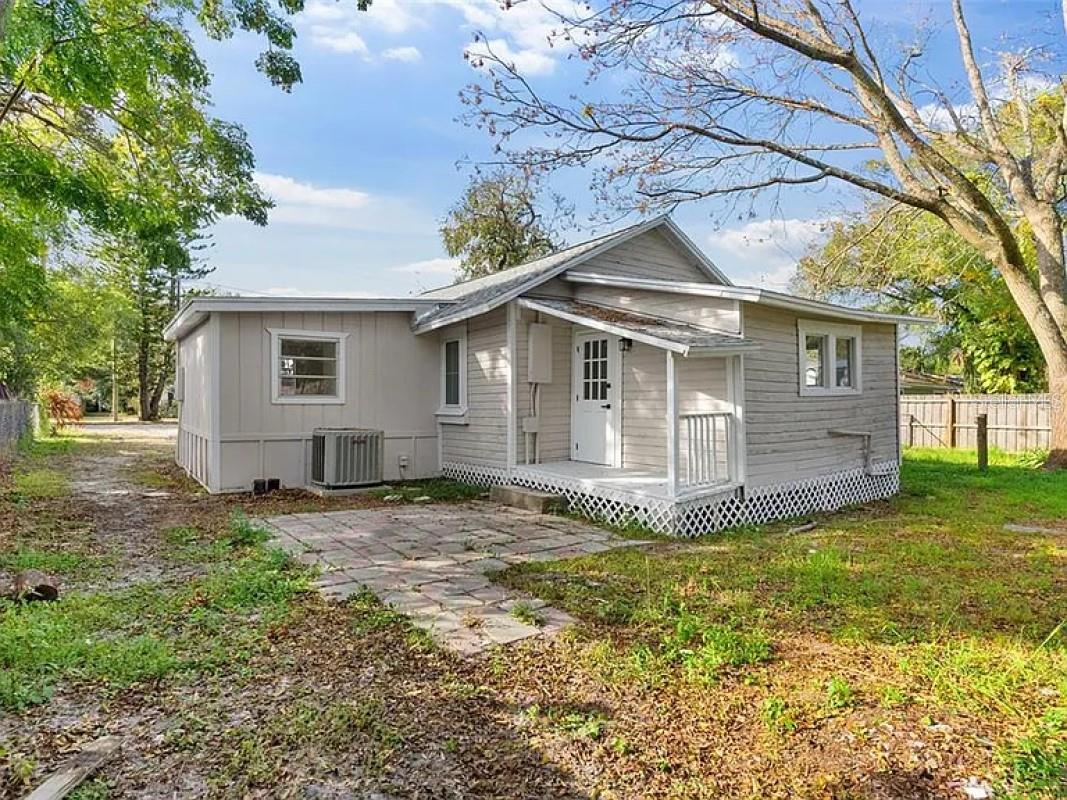 Image 5 of 26 For 4251 Tangerine Avenue