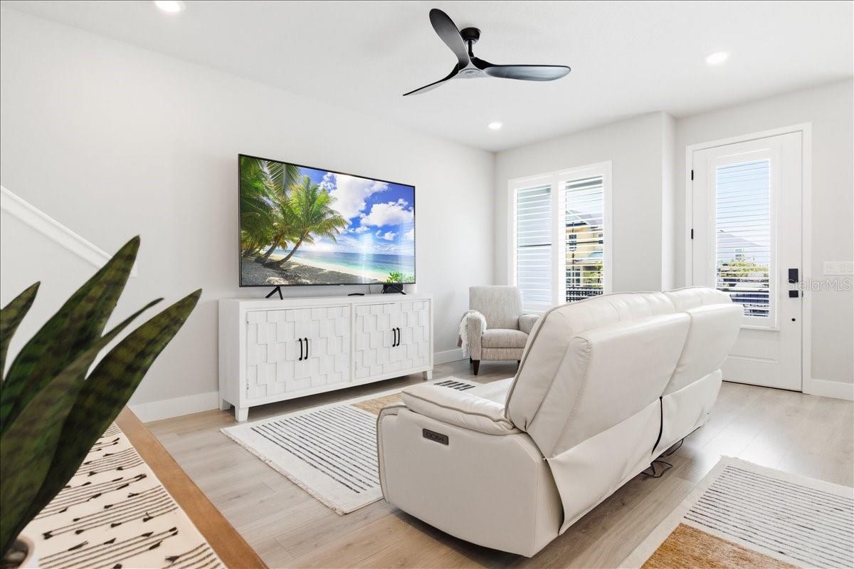 Image 8 of 60 For 1615 Springwell Lane