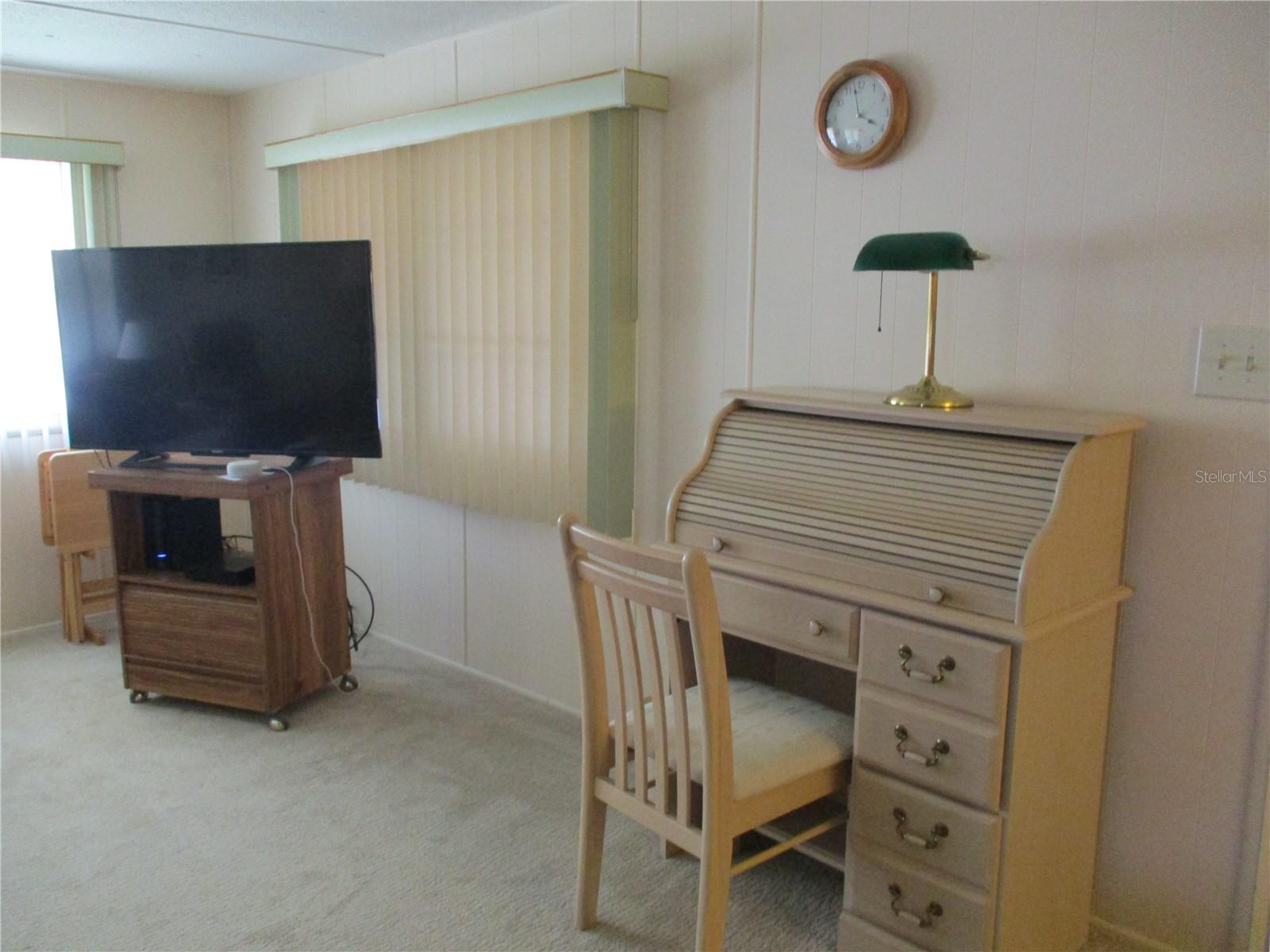 Image 13 of 30 For 5009 8th B Street E