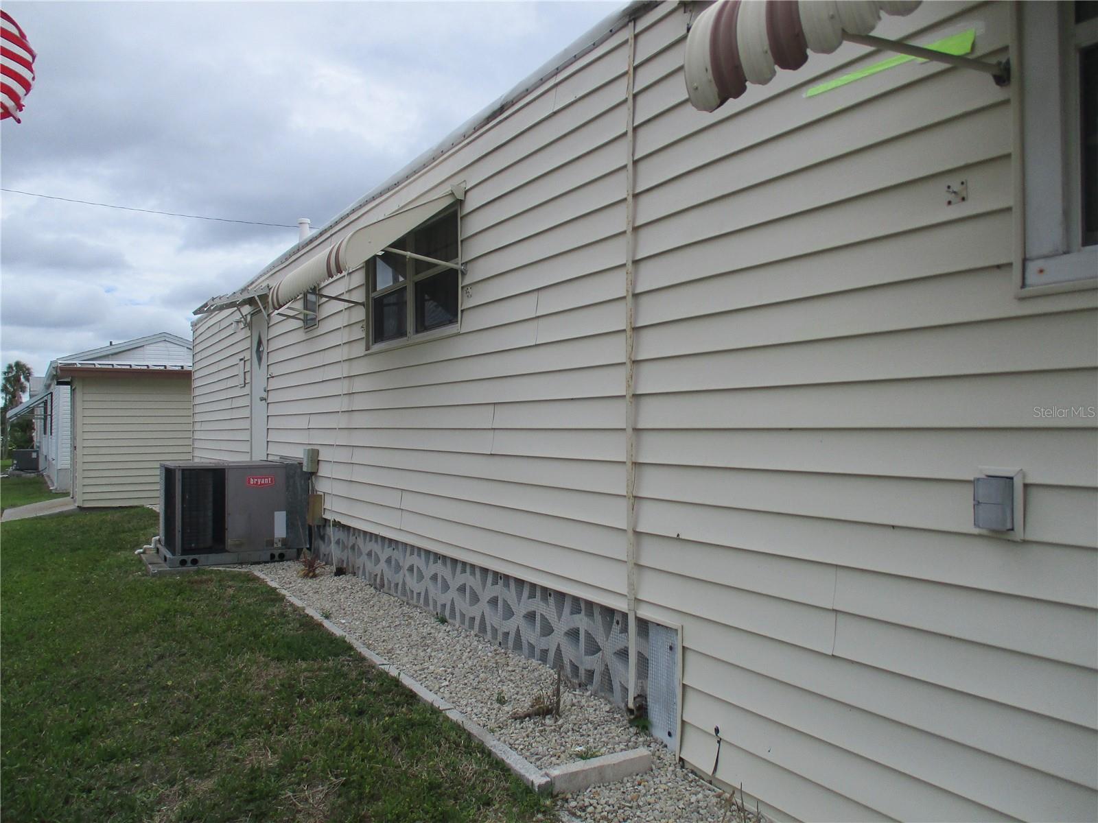 Image 3 of 30 For 5009 8th B Street E