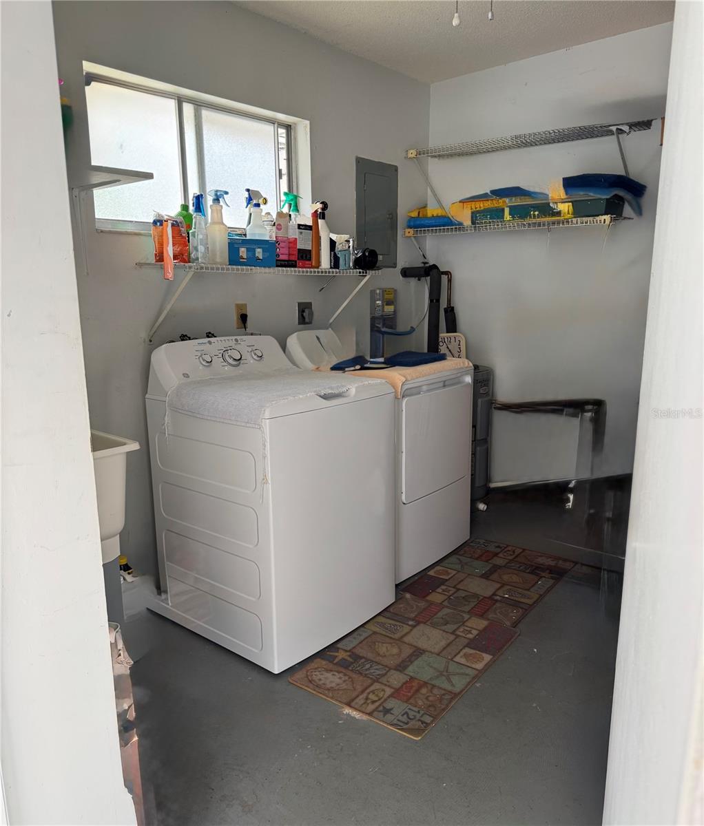 Image 15 of 19 For 1505 Lakeside Way 153