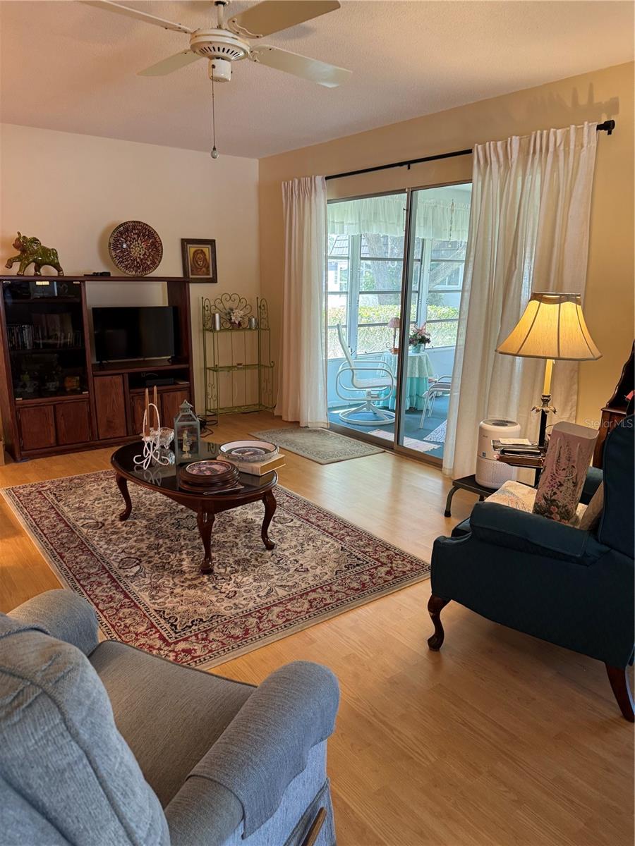 Image 7 of 19 For 1505 Lakeside Way 153