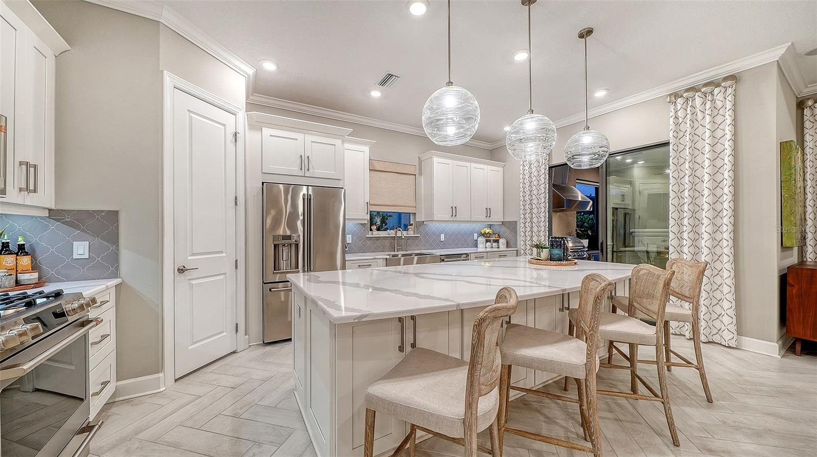 Image 12 of 72 For 6032 Grandview Hill Court