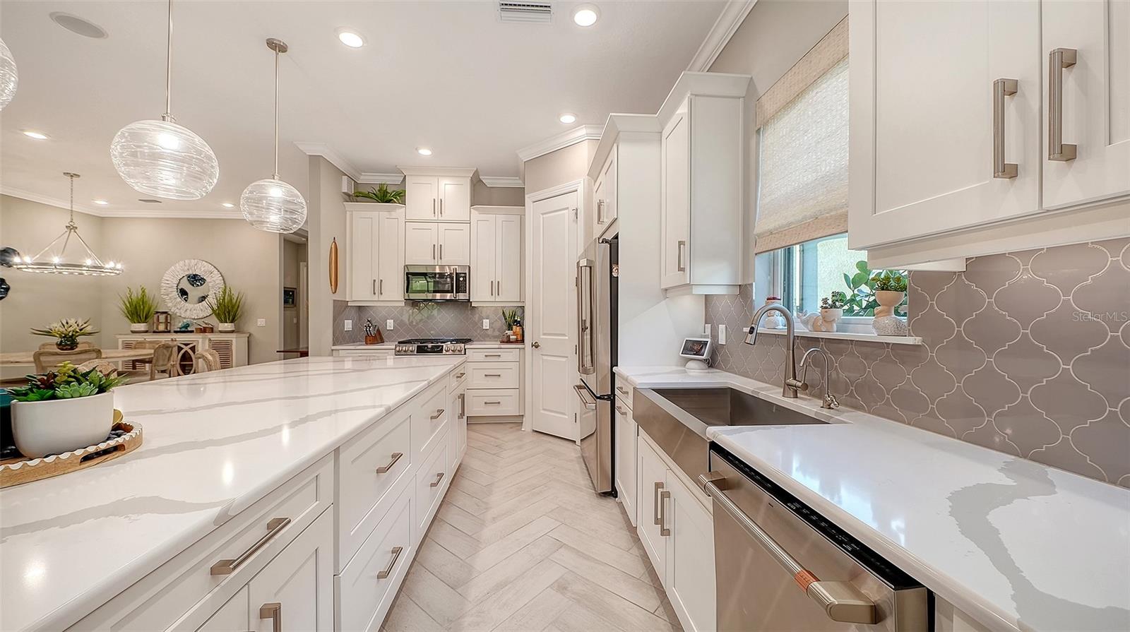 Image 14 of 72 For 6032 Grandview Hill Court