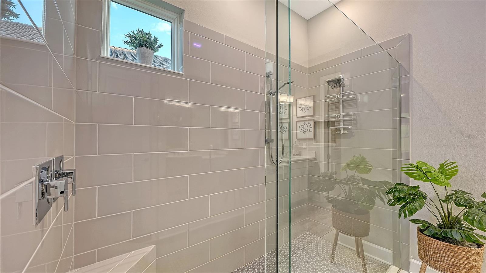 Image 25 of 72 For 6032 Grandview Hill Court