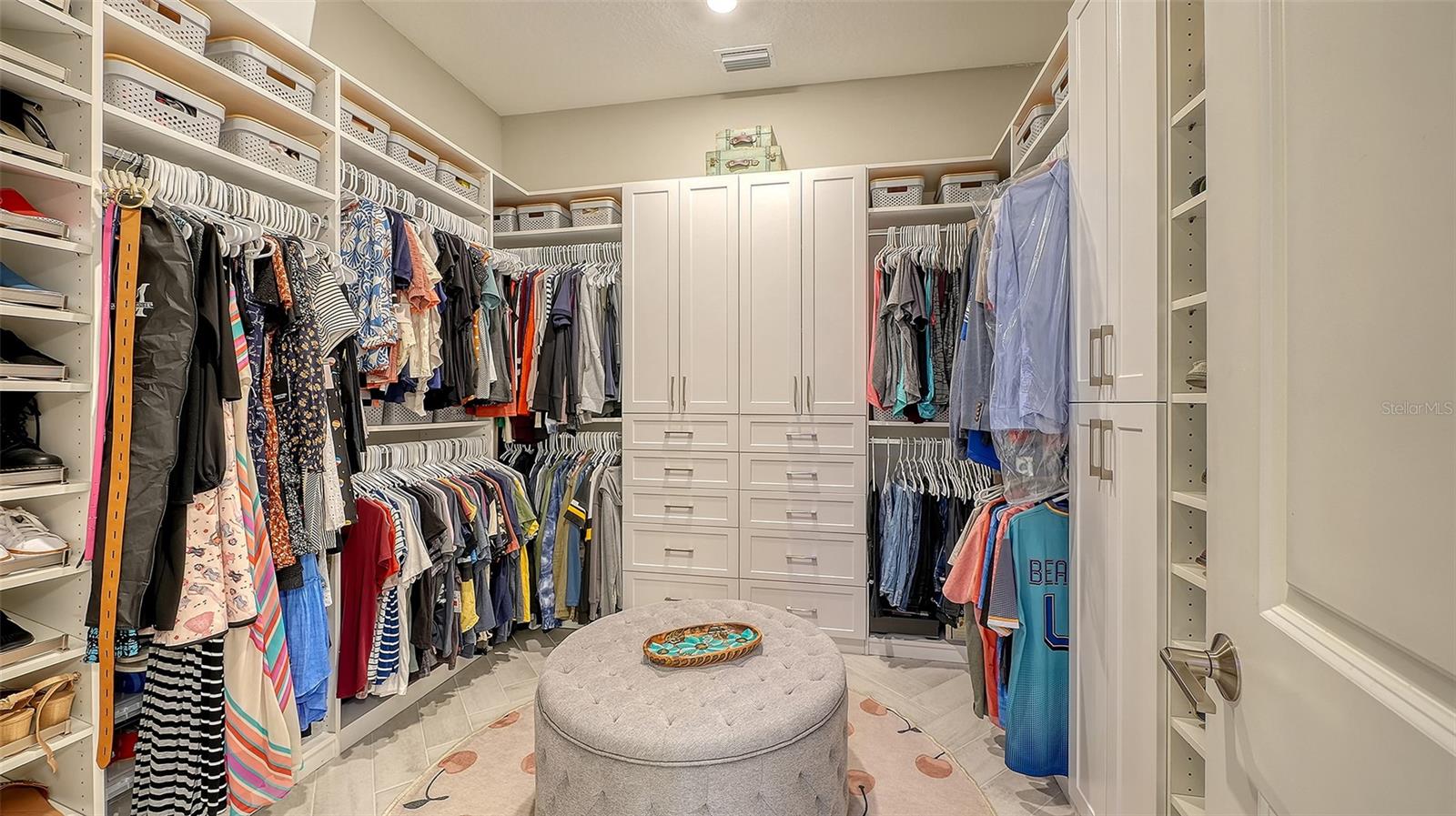 Image 26 of 72 For 6032 Grandview Hill Court