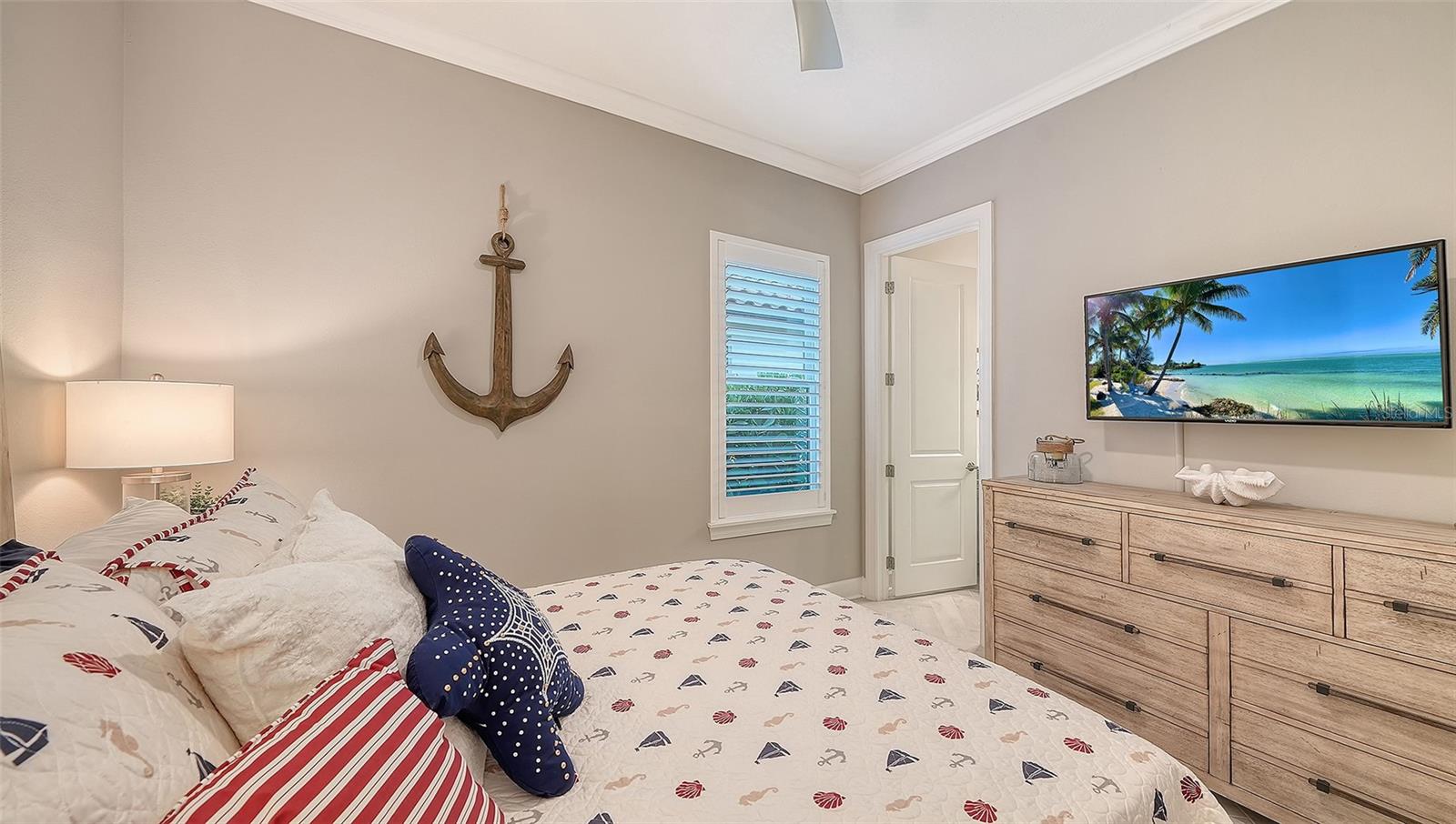 Image 33 of 72 For 6032 Grandview Hill Court