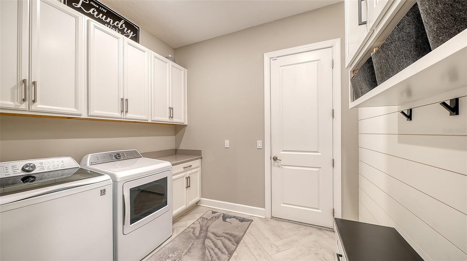 Image 35 of 72 For 6032 Grandview Hill Court