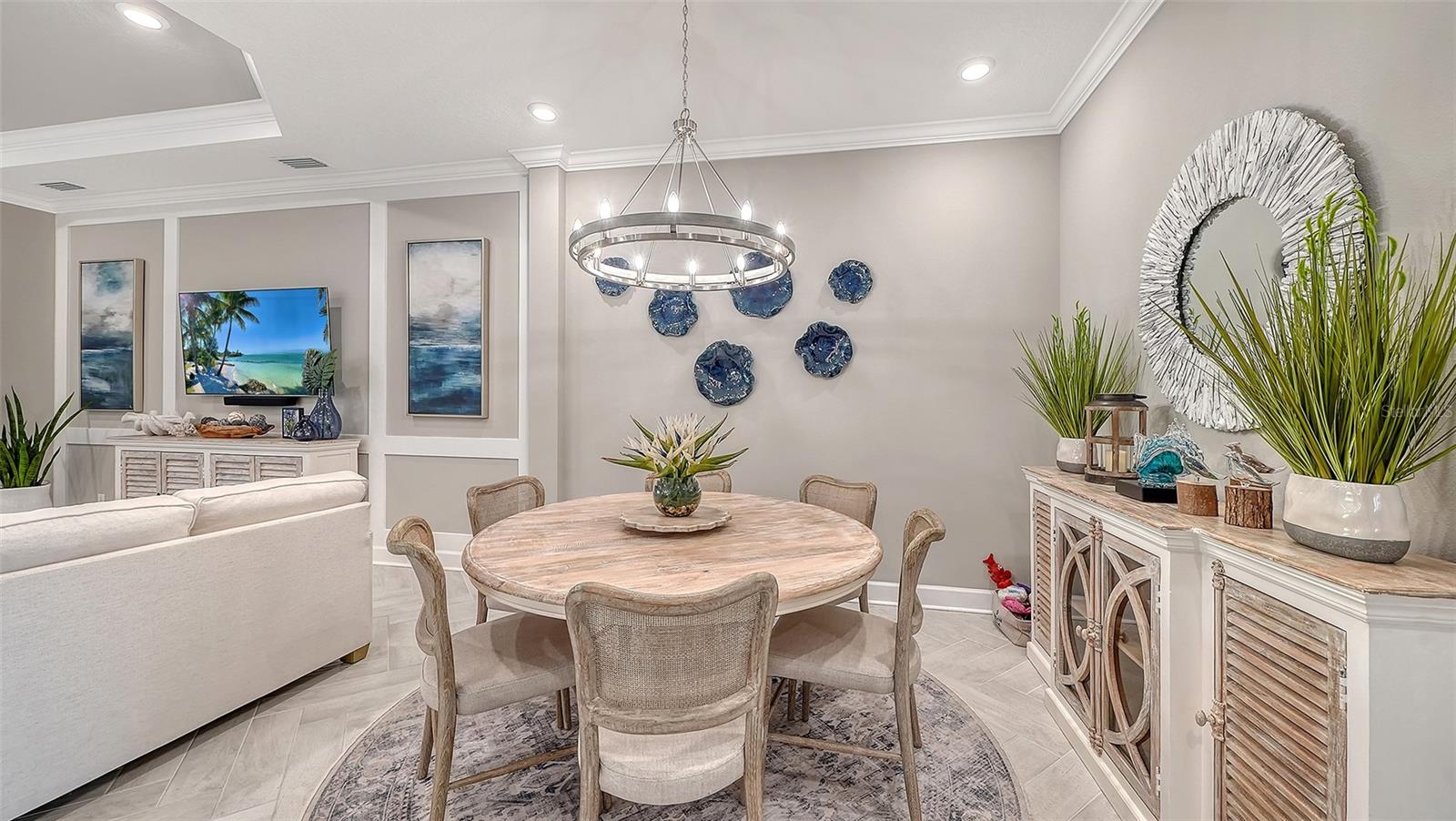 Image 6 of 72 For 6032 Grandview Hill Court