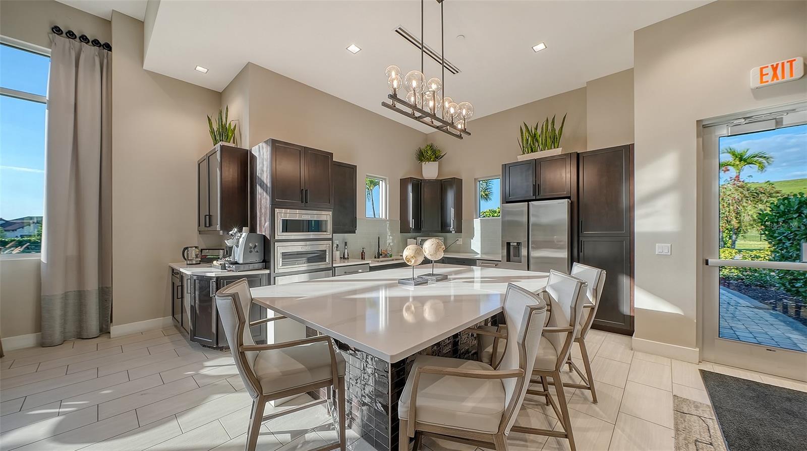 Image 62 of 72 For 6032 Grandview Hill Court