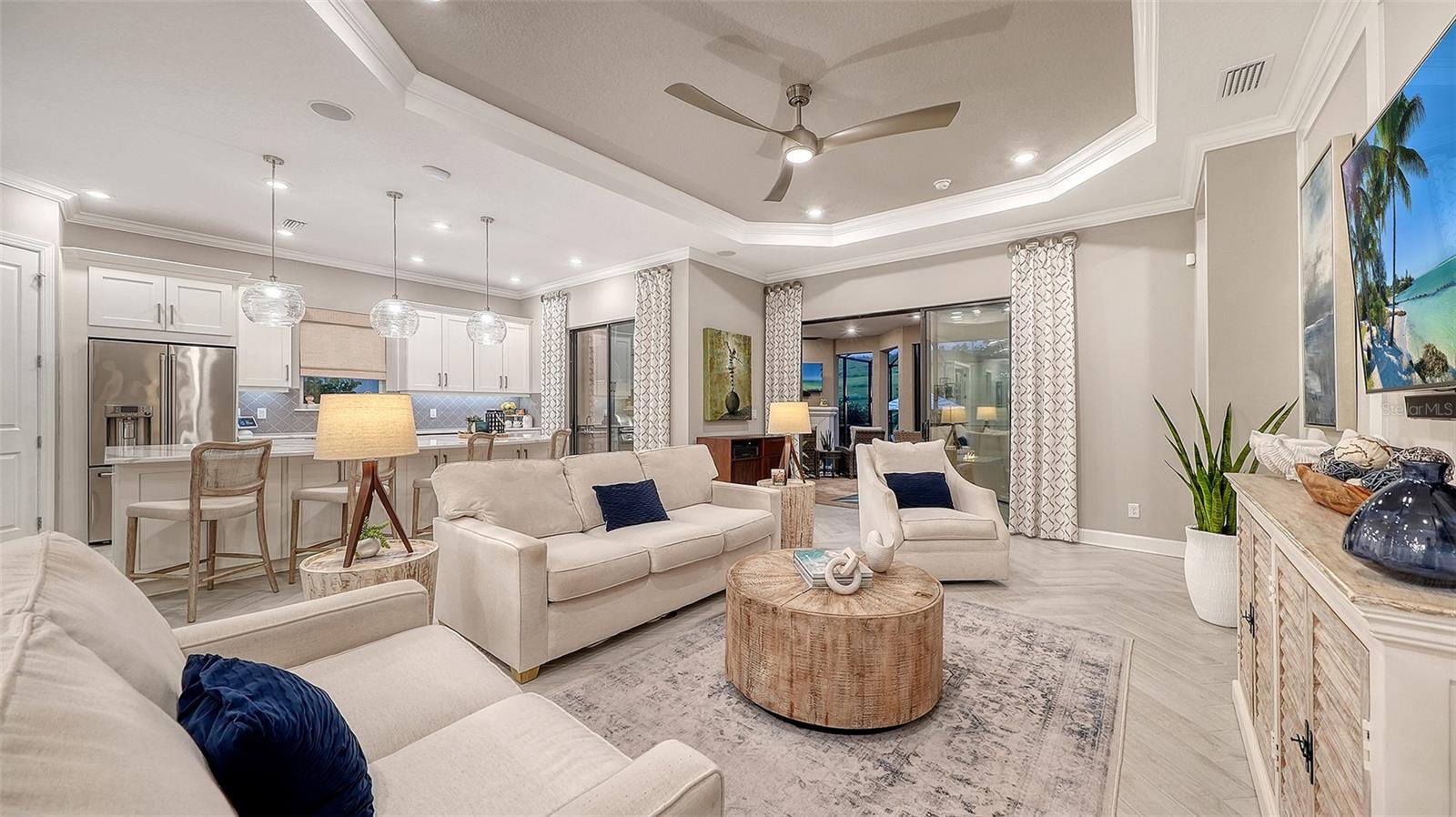 Image 8 of 72 For 6032 Grandview Hill Court