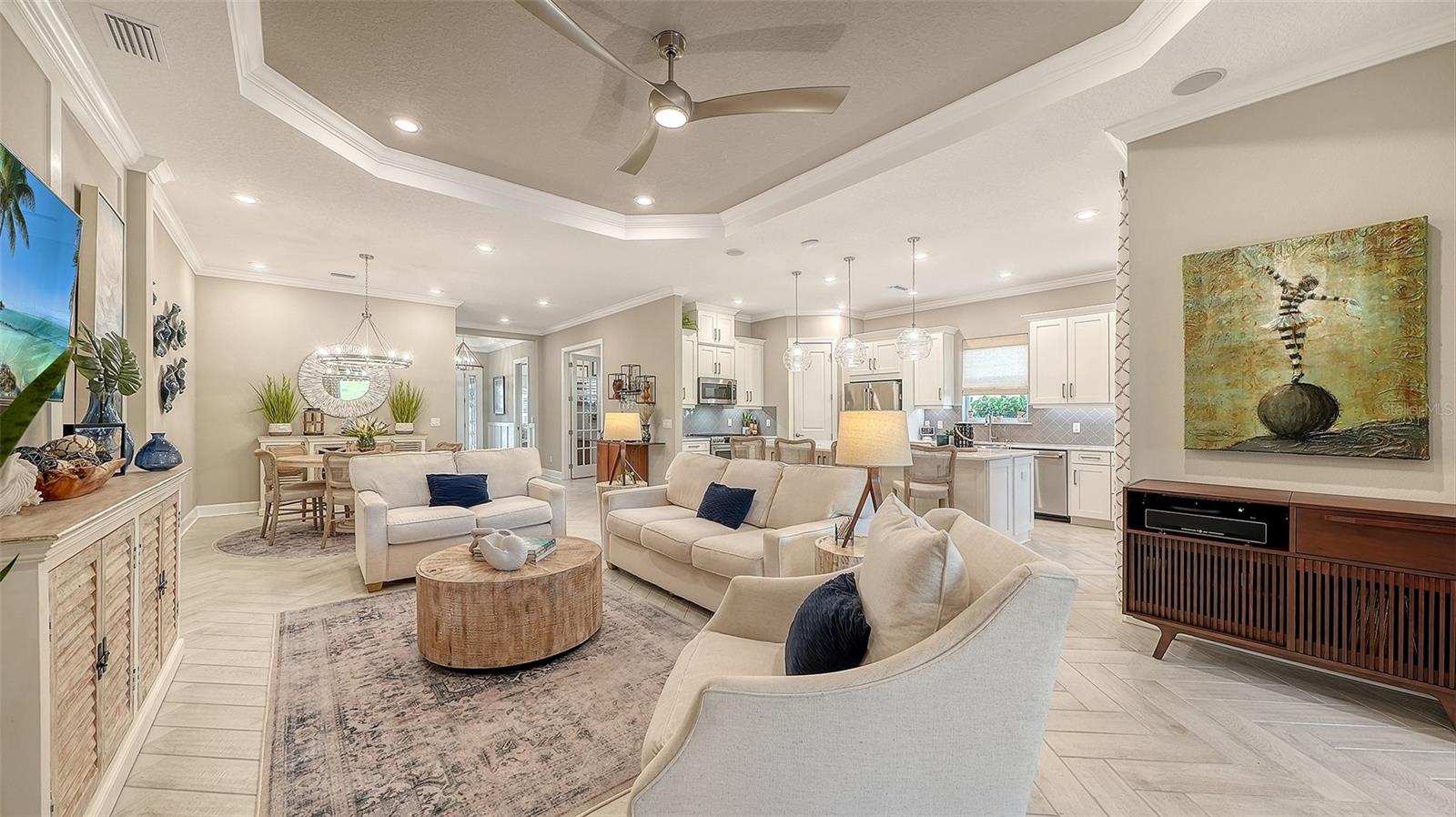 Image 9 of 72 For 6032 Grandview Hill Court