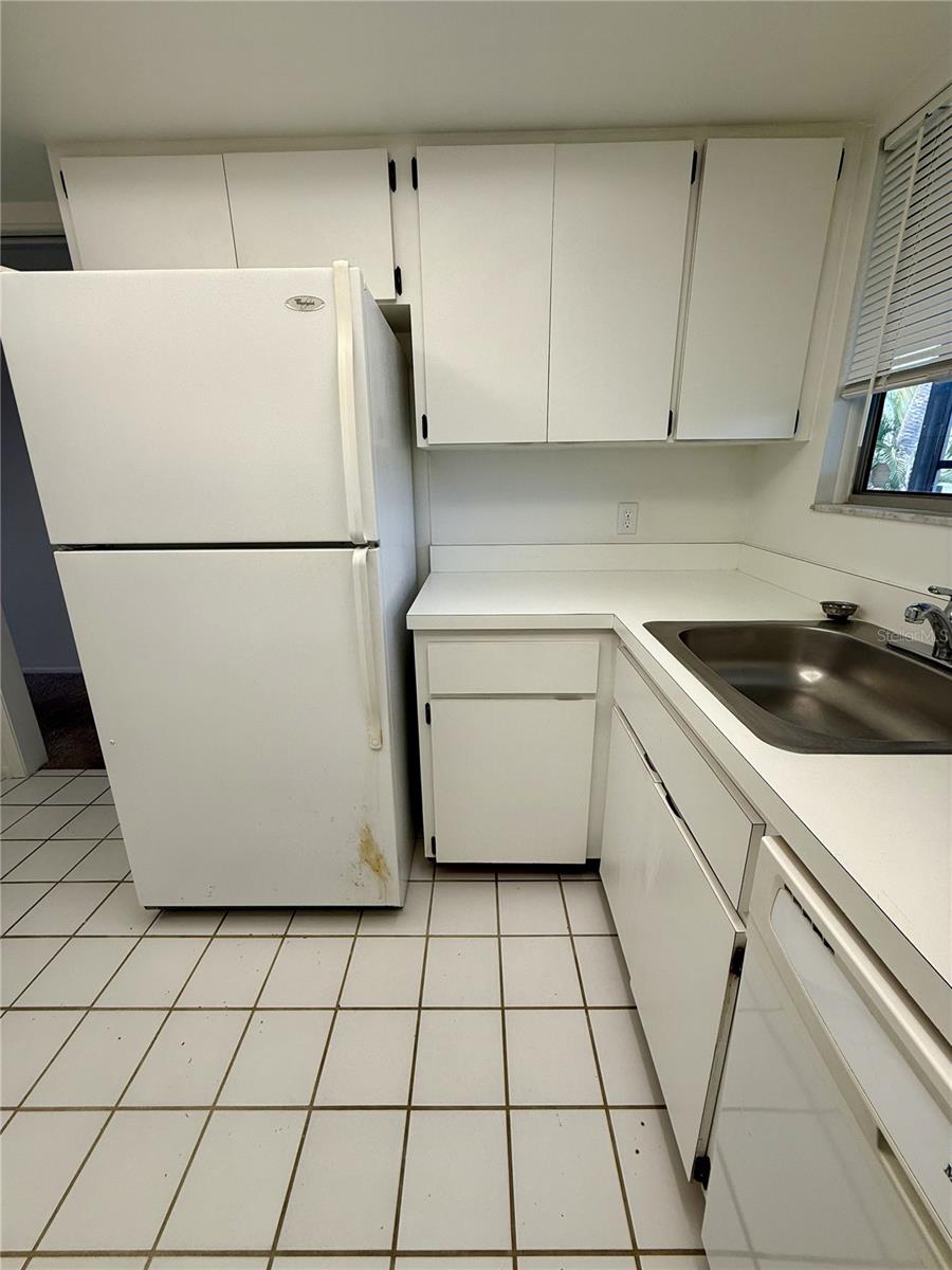 Image 12 of 32 For 731 Manatee Avenue 731